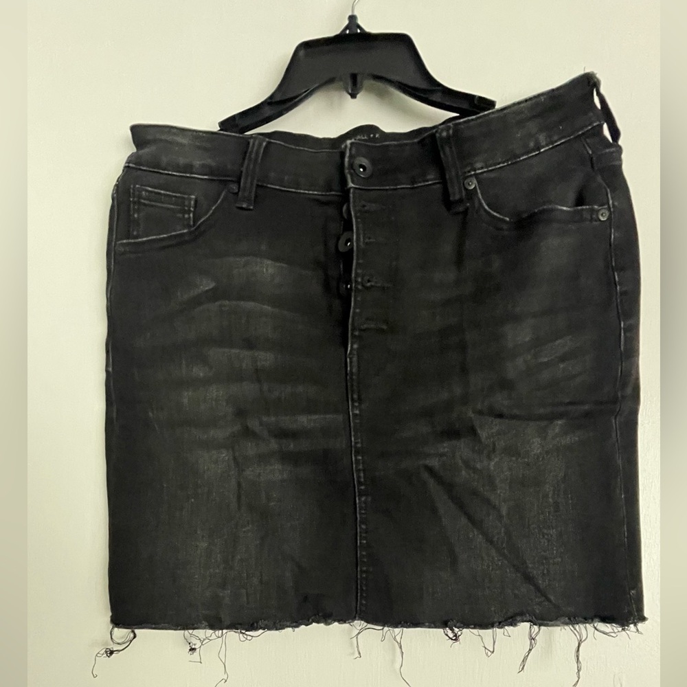 Kendall & Kylie Dark Denim skirt
